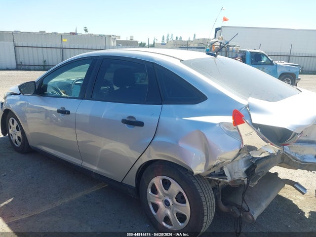 Продажа на аукционе авто 2015 Ford Focus S, vin: 1FADP3E24FL314854, номер лота: 44914474