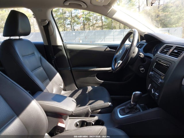 2014 Volkswagen Jetta 1.8t Se მანქანა იყიდება აუქციონზე, vin: 3VWD17AJ4EM296558, აუქციონის ნომერი: 44914694