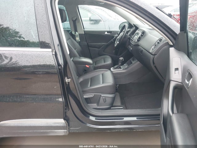 WVGRV7AX5HK011455 Volkswagen Tiguan 2.0t Wolfsburg Edition