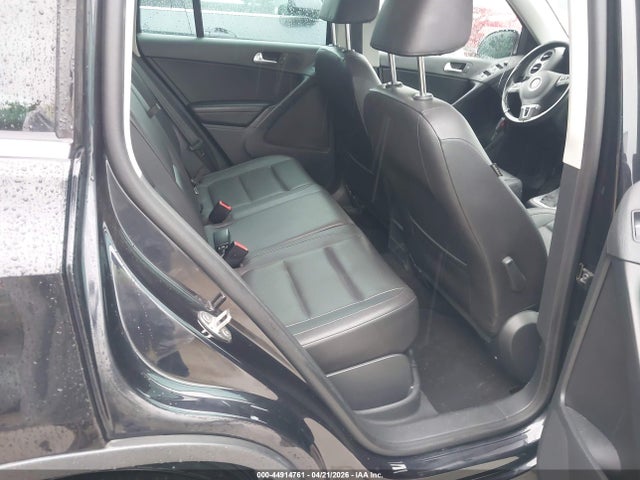 WVGRV7AX5HK011455 Volkswagen Tiguan 2.0t Wolfsburg Edition
