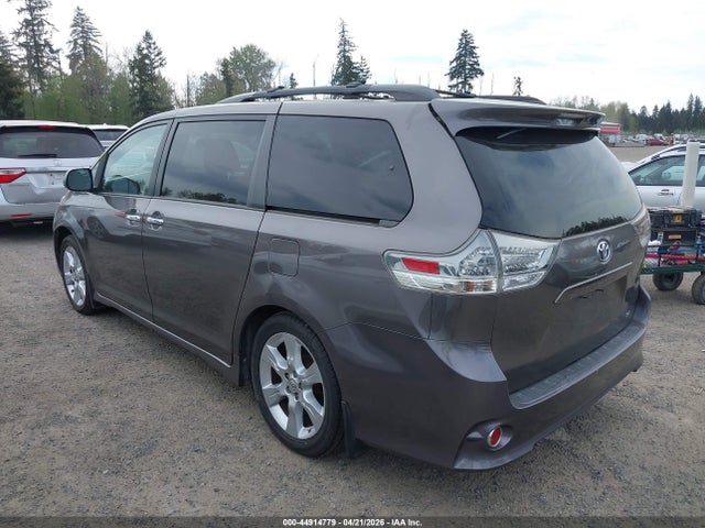 5TDXK3DC1GS736662 Toyota Sienna Se 8 Passenger