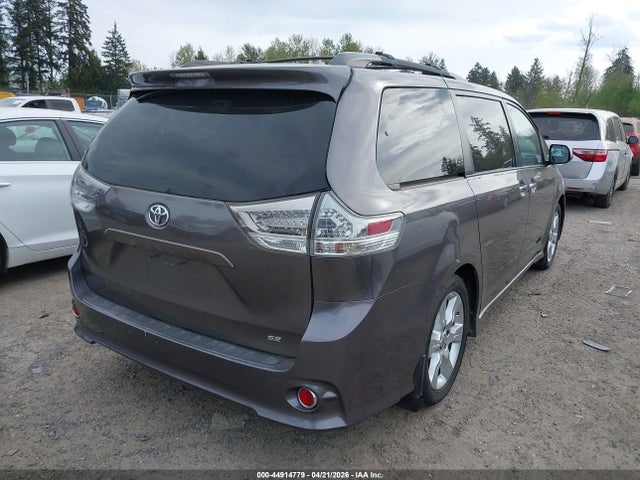 5TDXK3DC1GS736662 Toyota Sienna Se 8 Passenger