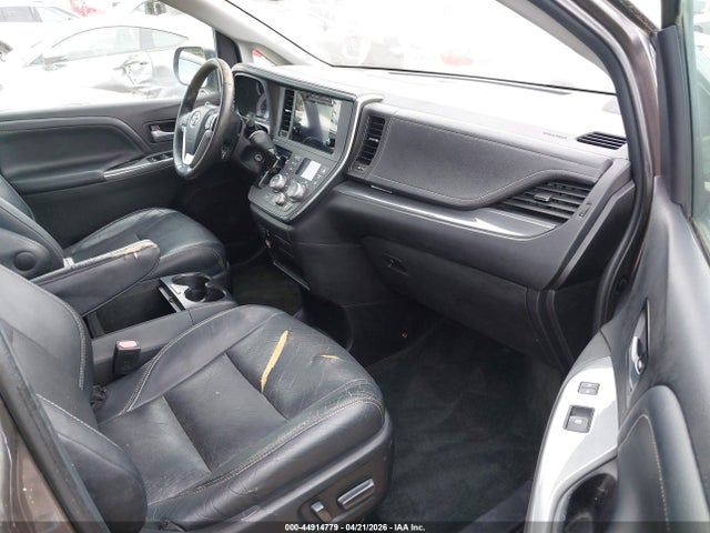 5TDXK3DC1GS736662 Toyota Sienna Se 8 Passenger