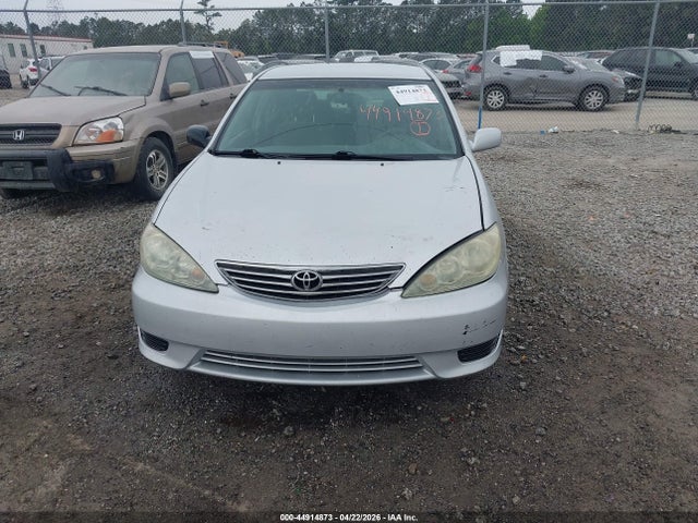 44914873 :رقم المزاد ، 4T1BE32K65U427012 vin ، 2005 Toyota Camry Le مزاد بيع
