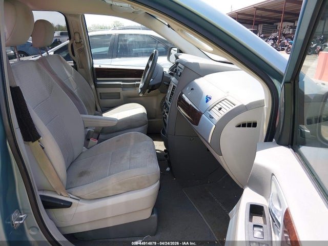 Auction sale of the 2009 Chrysler Town & Country Touring, vin: 2A8HR54199R665709, lot number: 44914879
