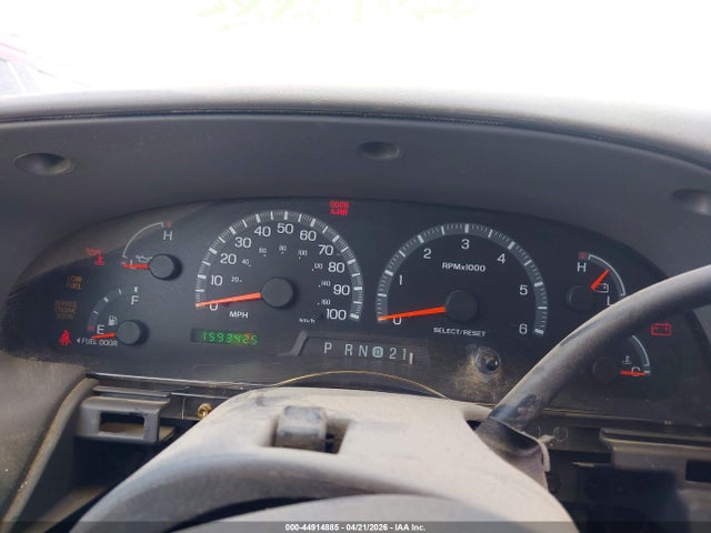 44914885 :رقم المزاد ، 1FMPU18L6XLA81842 vin ، 1999 Ford Expedition Eddie Bauer/xlt مزاد بيع