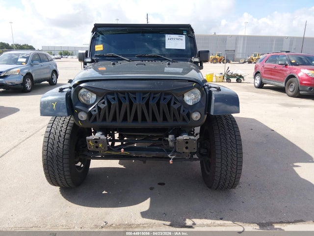 1C4BJWEG0GL226417 Jeep Wrangler Unlimited Sahara