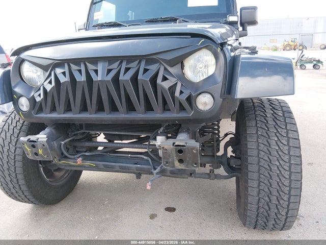 1C4BJWEG0GL226417 Jeep Wrangler Unlimited Sahara
