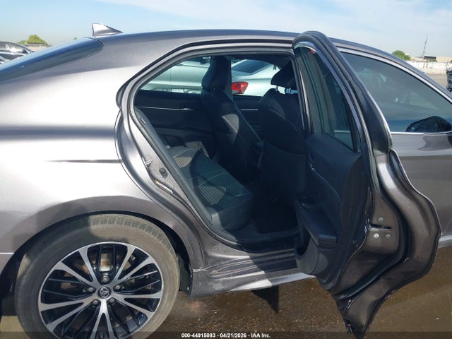 2019 Toyota Camry Se მანქანა იყიდება აუქციონზე, vin: 4T1B11HK1KU687479, აუქციონის ნომერი: 44915083