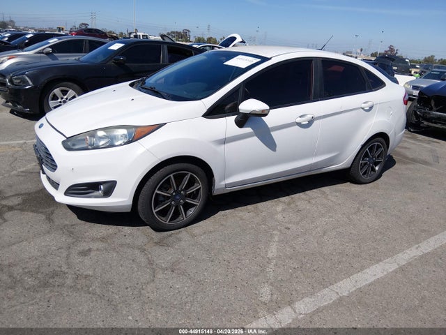 Ford FIESTA SE 2015 3FADP4BJ9FM213597 Image 2