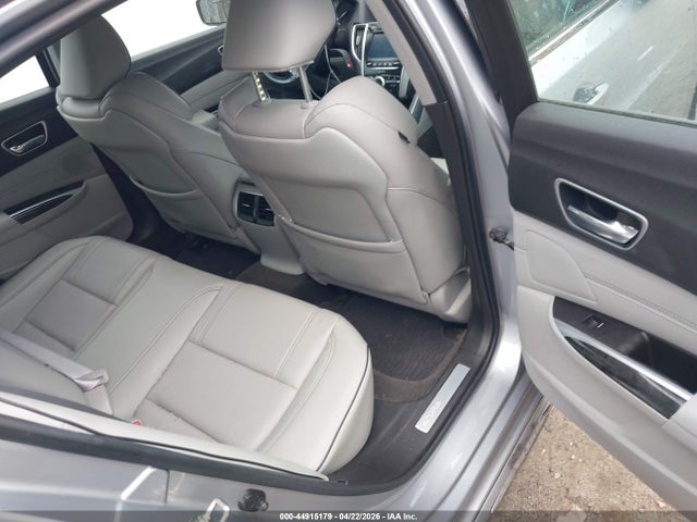 44915179 :رقم المزاد ، 19UUB2F53JA000209 vin ، 2018 Acura Tlx Tech Pkg مزاد بيع