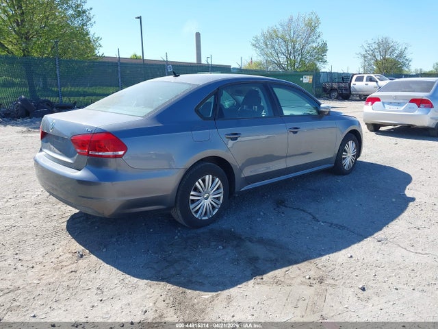 Продаж на аукціоні авто 2014 Volkswagen Passat 1.8t S, vin: 1VWAT7A36EC030037, номер лоту: 44915314