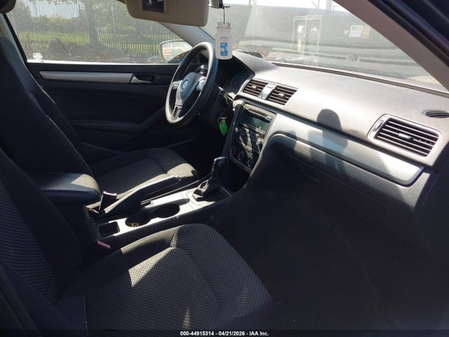 Продаж на аукціоні авто 2014 Volkswagen Passat 1.8t S, vin: 1VWAT7A36EC030037, номер лоту: 44915314