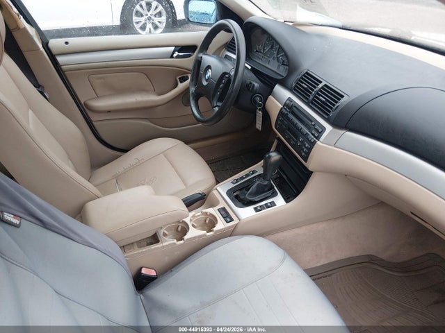 44915393 :رقم المزاد ، WBAET37483NJ34248 vin ، 2003 Bmw 325i مزاد بيع