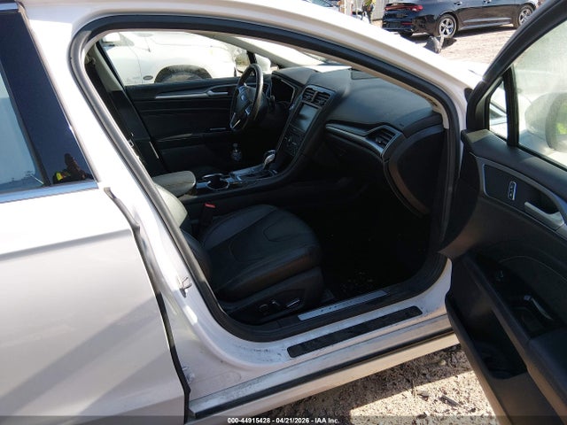 Продажа на аукционе авто 2016 Ford Fusion Energi Titanium, vin: 3FA6P0SU4GR289244, номер лота: 44915428