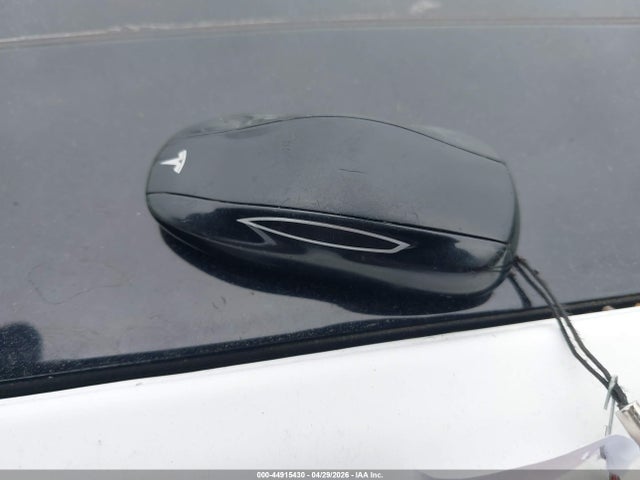 2015 Tesla Model S 85d/p85d მანქანა იყიდება აუქციონზე, vin: 5YJSA1V41FF100920, აუქციონის ნომერი: 44915430