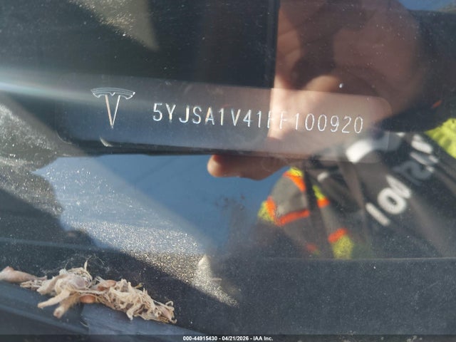 2015 Tesla Model S 85d/p85d მანქანა იყიდება აუქციონზე, vin: 5YJSA1V41FF100920, აუქციონის ნომერი: 44915430