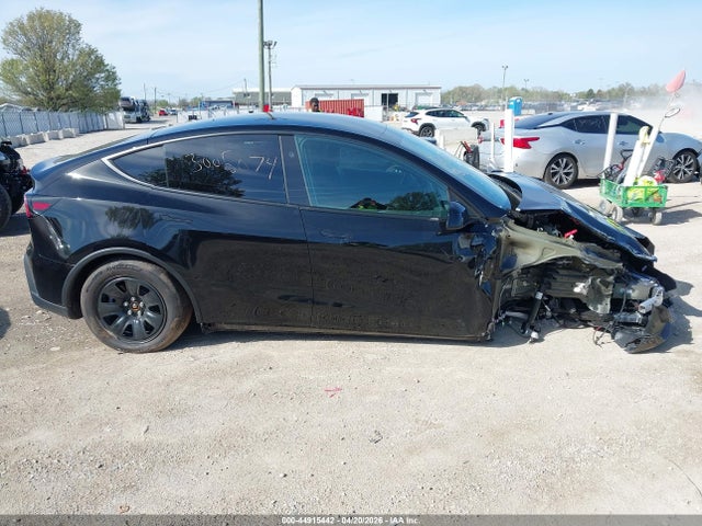 2026 Tesla Model Y Premium Rear-wheel Drive/standard Rear-wheel Drive მანქანა იყიდება აუქციონზე, vin: 7SAYGDED0TA597772, აუქციონის ნომერი: 44915442