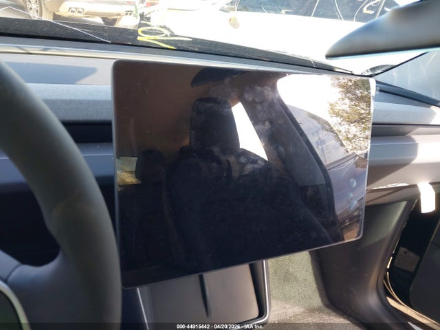 2026 Tesla Model Y Premium Rear-wheel Drive/standard Rear-wheel Drive მანქანა იყიდება აუქციონზე, vin: 7SAYGDED0TA597772, აუქციონის ნომერი: 44915442