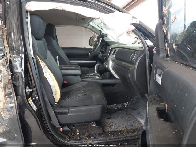 5TFUY5F18EX361904 Toyota Tundra Sr5 5.7l V8