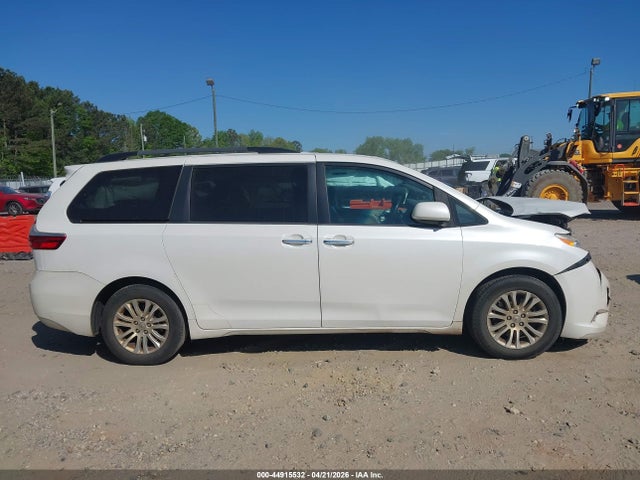 Продажа на аукционе авто 2017 Toyota Sienna Xle Premium 8 Passenger, vin: 5TDYZ3DC3HS803652, номер лота: 44915532