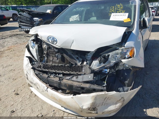 Продажа на аукционе авто 2017 Toyota Sienna Xle Premium 8 Passenger, vin: 5TDYZ3DC3HS803652, номер лота: 44915532