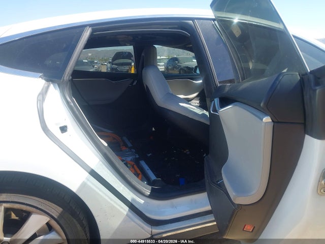 Aukcja sprzedaży 2015 Tesla Model S, vin: 5YJSA1E22FF119118, numer aukcji: 44915533