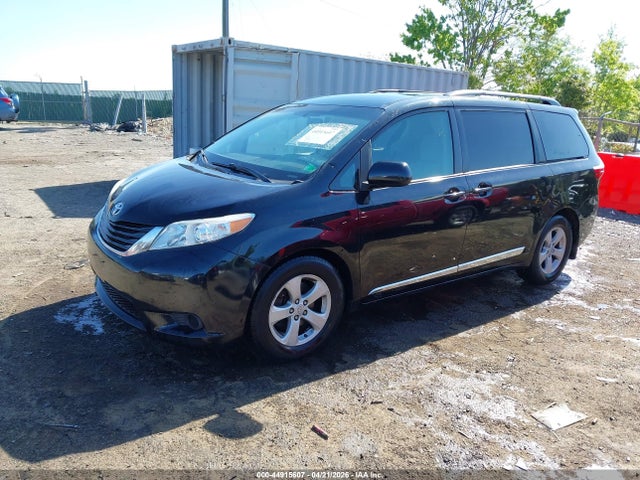 Продажа на аукционе авто 2017 Toyota Sienna Le 8 Passenger, vin: 5TDKZ3DC2HS793993, номер лота: 44915607