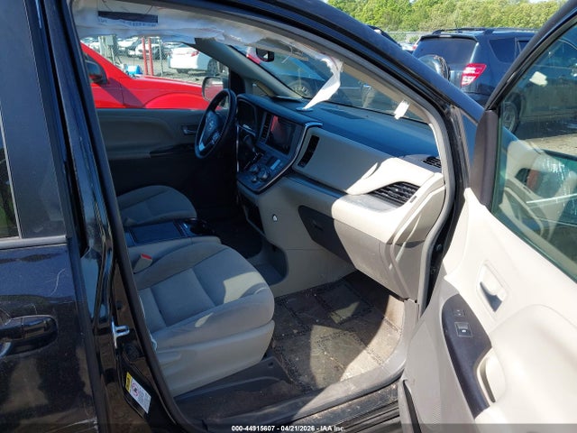 Продажа на аукционе авто 2017 Toyota Sienna Le 8 Passenger, vin: 5TDKZ3DC2HS793993, номер лота: 44915607