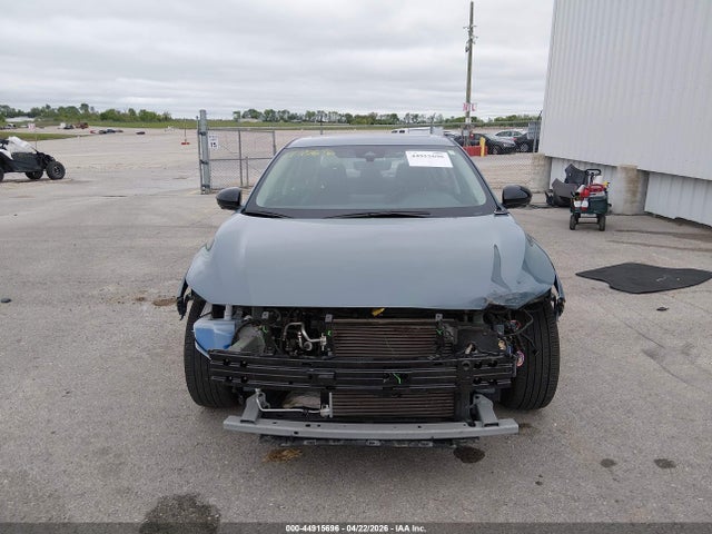 Продажа на аукционе авто 2024 Nissan Sentra Sr Xtronic Cvt, vin: 3N1AB8DV1RY391166, номер лота: 44915696