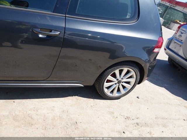 Продажа на аукционе авто 2013 Volkswagen Gti 2-door, vin: WVWEV7AJ2DW044768, номер лота: 44915734