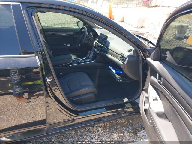 1HGCV1F32MA032813 Honda Accord Sport