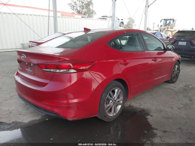 KMHD84LFXHU102505 Hyundai ELANTRA SE