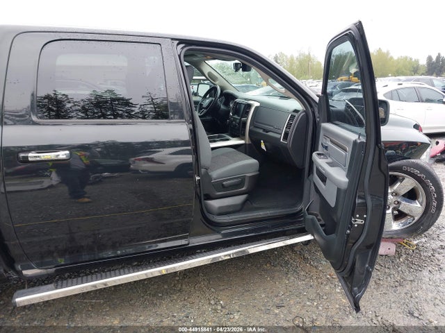 44915841 :رقم المزاد ، 1C6RR7LM9JS321973 vin ، 2018 Ram 1500 Big Horn  4x4 5'7 Box مزاد بيع