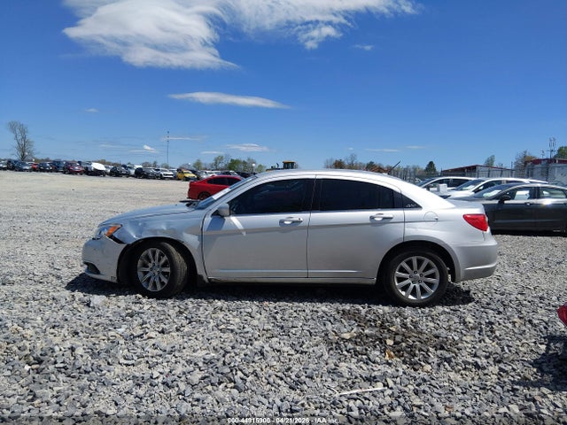 2012 Chrysler 200 Touring მანქანა იყიდება აუქციონზე, vin: 1C3CCBBG2CN184640, აუქციონის ნომერი: 44915900
