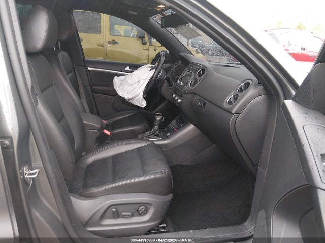 Продажа на аукционе авто 2014 Volkswagen Tiguan R-line, vin: WVGBV3AX0EW045236, номер лота: 44915998