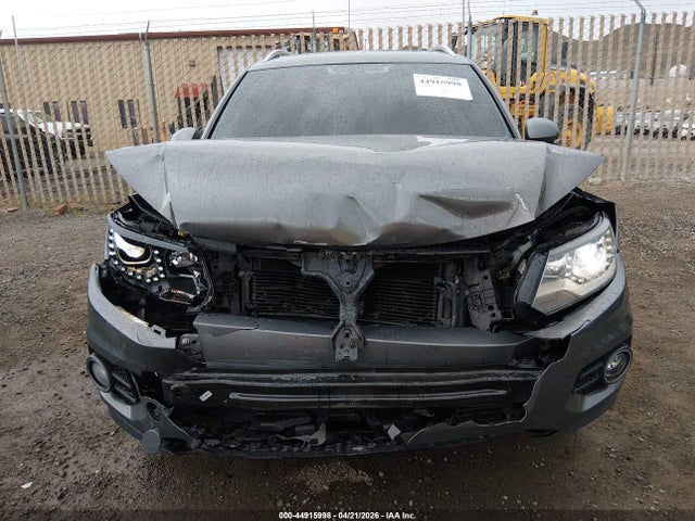 Продажа на аукционе авто 2014 Volkswagen Tiguan R-line, vin: WVGBV3AX0EW045236, номер лота: 44915998
