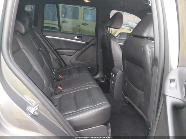 Продажа на аукционе авто 2014 Volkswagen Tiguan R-line, vin: WVGBV3AX0EW045236, номер лота: 44915998