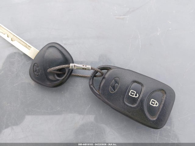 44916103 :رقم المزاد ، KMHCT5AE4FU204647 vin ، 2015 Hyundai Accent Gs مزاد بيع