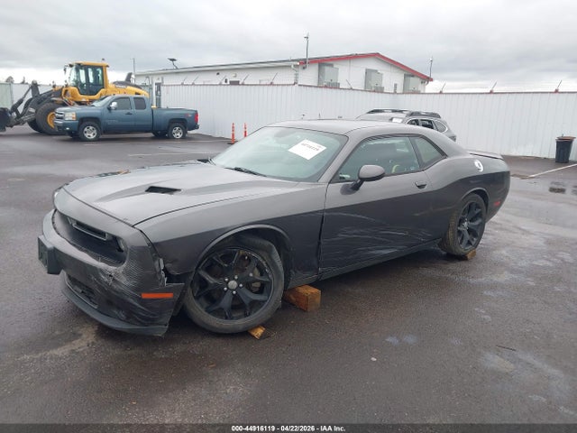 Dodge Challenger Sxt Plus 2015 2C3CDZBG3FH715847 Image 2