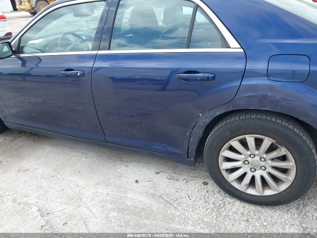 44916175 :رقم المزاد ، 2C3CCAAG5DH630415 vin ، 2013 Chrysler 300 Motown مزاد بيع