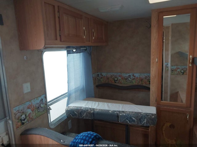 Продаж на аукціоні авто 2004 Keystone R35 Foot Trailer, vin: 4YDT35F274E310999, номер лоту: 44916207