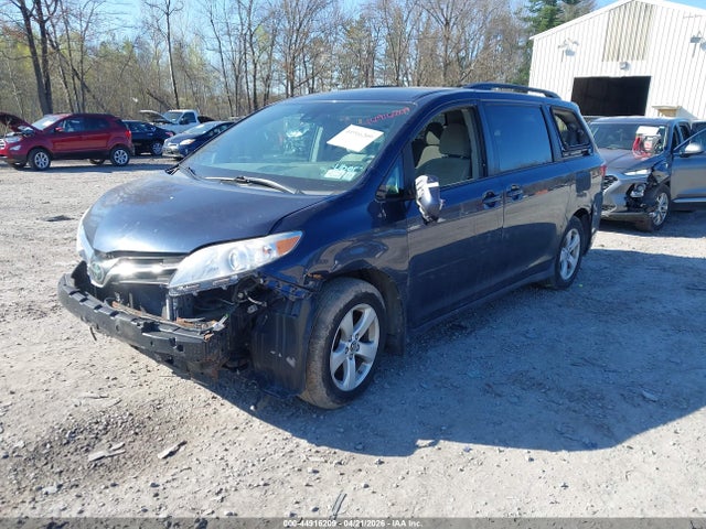 2018 Toyota Sienna Le 8 Passenger მანქანა იყიდება აუქციონზე, vin: 5TDKZ3DC1JS960012, აუქციონის ნომერი: 44916209