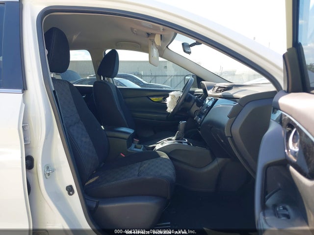 2017 Nissan Rogue Sport Sv მანქანა იყიდება აუქციონზე, vin: JN1BJ1CP8HW010937, აუქციონის ნომერი: 44916238