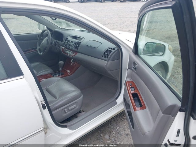 2005 Toyota Camry Xle V6 მანქანა იყიდება აუქციონზე, vin: 4T1BF32K65U092783, აუქციონის ნომერი: 44916250