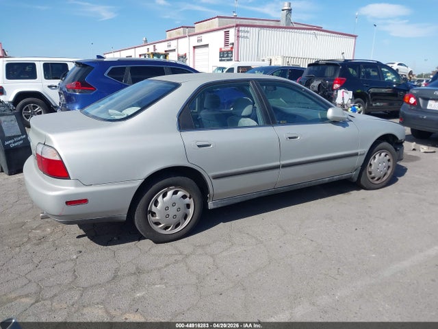 44916283 :رقم المزاد ، 1HGCD5638TA276104 vin ، 1996 Honda Accord Lx/ex مزاد بيع
