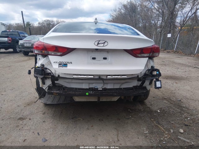 2017 Hyundai Elantra Se მანქანა იყიდება აუქციონზე, vin: 5NPD84LFXHH014472, აუქციონის ნომერი: 44916292