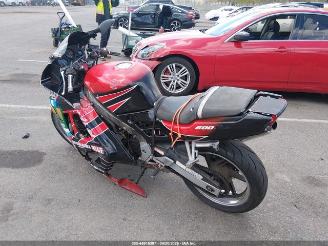 44916387 :رقم المزاد ، JH2PC2506TM501621 vin ، 1996 Honda Cbr600 F3 مزاد بيع