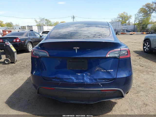 2024 Tesla Model Y Long Range Dual Motor All-wheel Drive მანქანა იყიდება აუქციონზე, vin: 7SAYGDEE8RA234136, აუქციონის ნომერი: 44916430