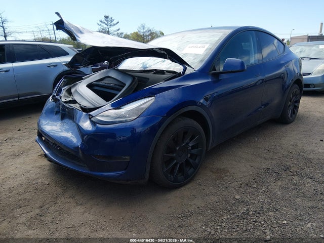 2024 Tesla Model Y Long Range Dual Motor All-wheel Drive მანქანა იყიდება აუქციონზე, vin: 7SAYGDEE8RA234136, აუქციონის ნომერი: 44916430